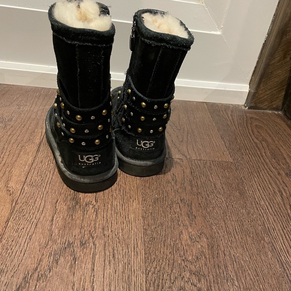 Kids Uggs - Picture 4 of 4